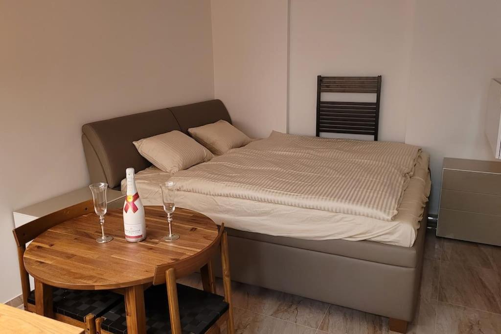 Luxusni Apartman Nedaleko Centra Прага Екстер'єр фото